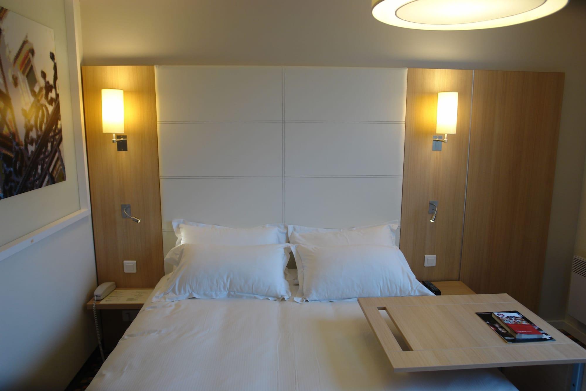 Ibis Styles Chinon Hotel Exterior foto