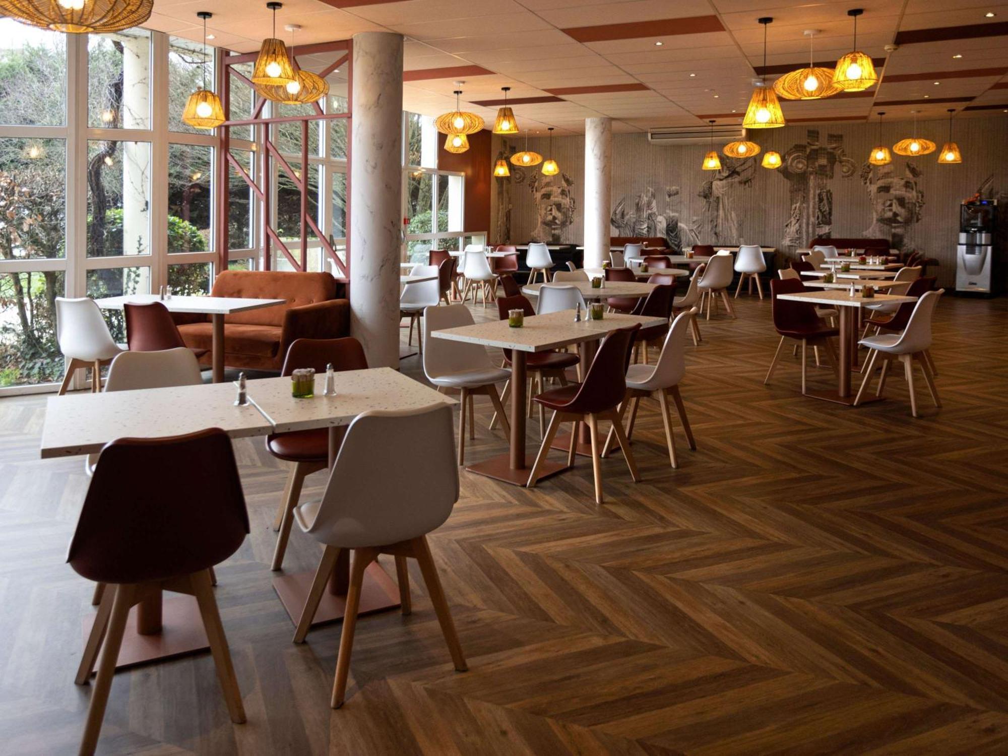Ibis Styles Chinon Hotel Exterior foto